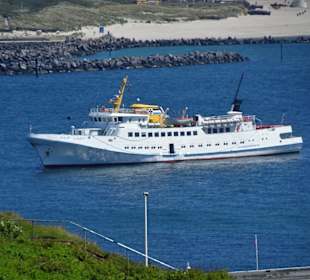 Bäderschiff vor Anker