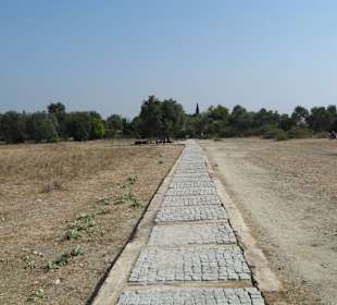 Neu gebauter Touristenpfad in Teos