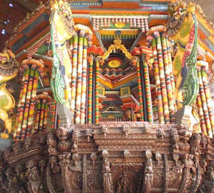 Festwagen im Hindu-Tempel
