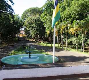 Am Eingang des Museums