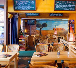 Der Ayers Rock als Gemälde an der Wand