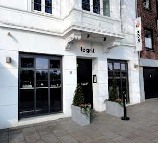 Le Gril by Loui & Jules 