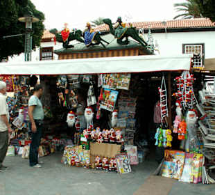 Kiosk mit Weihnachtsartikeln