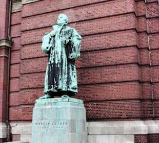 Statue