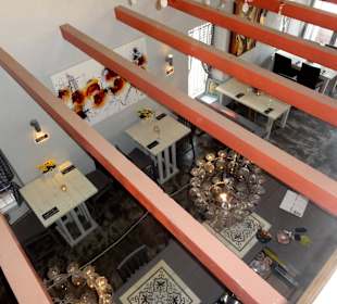 Blick aus dem 1. Stockwerk in das Erdgeschoss