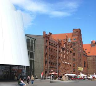 "Moderne" und Backsteinhäuser