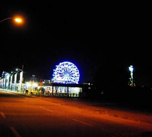 Luna Park am Abend toll
