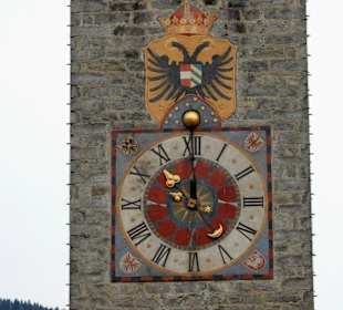 Uhr + Wappen
