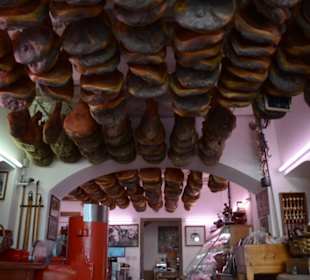 Schinken an der Decke