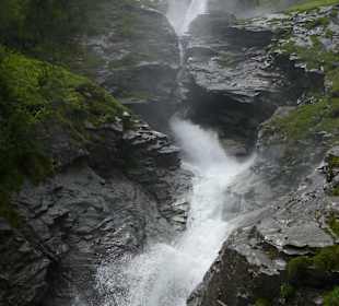 Wasserfall 1/2 Stunde hinter dem Hotel