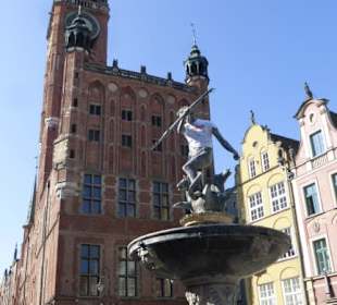 Der Neptunbrunnen vor dem Rechtstädtischem Rathaus