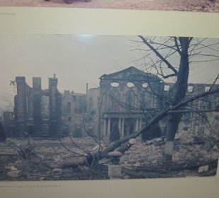 Kriegsbilder vom Schloss