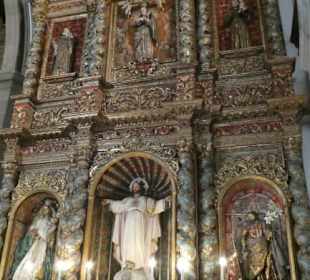 Einer der Nebenaltäre / Seitenaltäre