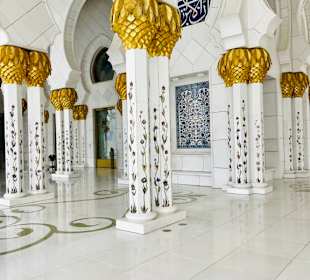 Die Marmor Säulen in Moschee 