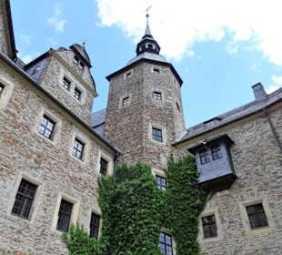 Im Innenhof der Burg Lauenstein