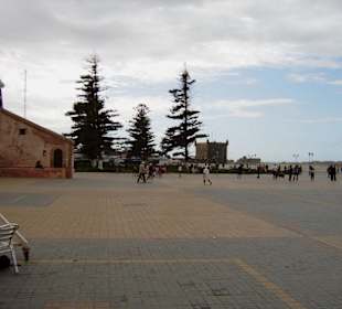 Der weitläufige Place Moulay Hassan