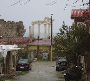 Der Tempel von der Altstadt aus gesehen