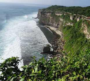Ausflug mit Guide Otto Nusa Dua 2016: Beim Tempel Uluwatu