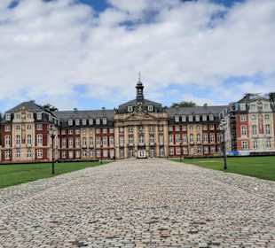 Keine Menschen am Schloss