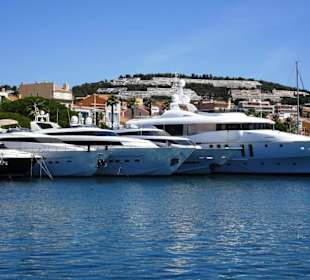 Rundgang durch den Yachthafen von Bandol