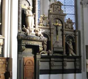 St. Marien - rund um den Hauptaltar