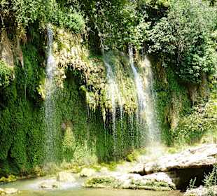 Der große Wasserfall im Juli