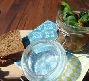 Familia Bistro Garbary - Brotzeit vor dem Lokal