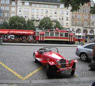 Ретро авто и трамвай-кафе