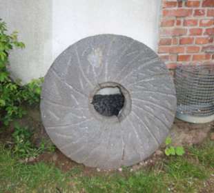 Windmühle Fortuna alter Mühlstein