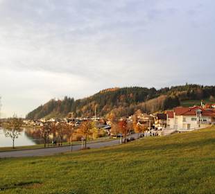 Hopfensee mit Blick auf Hopfen