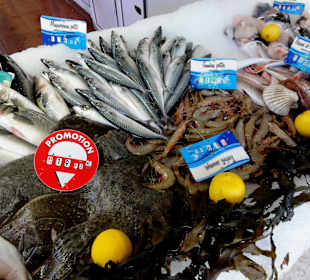 Fangfrische Ware in der Auslage