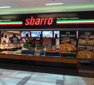 Viele Geschäfte auf den Etagen