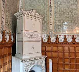 Speisesaal Ofen und Wanddeko