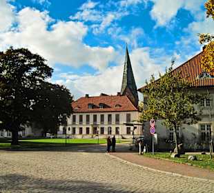 Парк замка Ойтин.Замок Ойтин.
