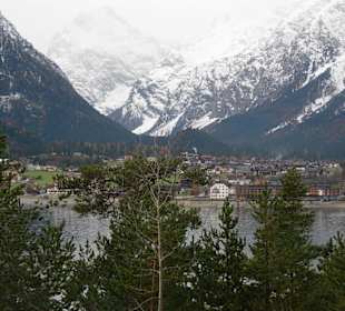 Blick auf Pertisau mit dem Fürstenhaus