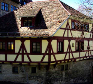 Die meisten Häuser oben Fachwerk