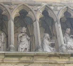 Anbetungsgruppe am Dreikönigenpförtchen