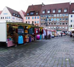 Herbstmarkt Buden in 8 Reihen