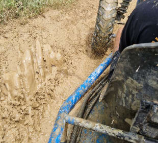 Und ab durch den Schlamm