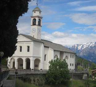 Der wunderschöne Bergort Stazzona