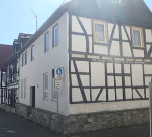 Sinnspruch auf einem der Fachwerkhäuser