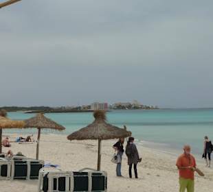 Bar am Strand, ca. 2Km