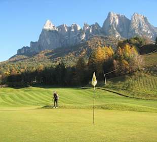 Golfen am Fusse des Schlern