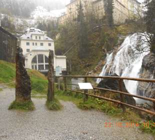 Am Fuße der tosenden Wasser