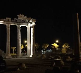 Side Apollon Tempel bei Nacht