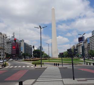 Avenue 9 de Juli mit Obelisk