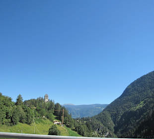 Burgruine am Wegesrand