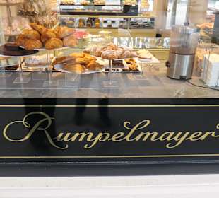 Confisserie Rumpelmayer in den Kurhaus-Kolonnaden
