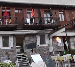 Fischrestaurant "Mistral" im Hafen. Jeden Cent wert