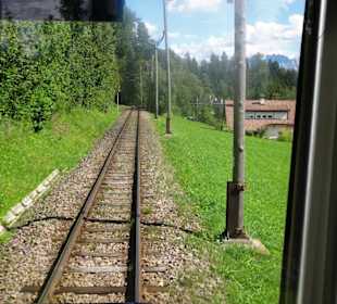 Fortsetzung der Seilbahnfahrt auf Schienen